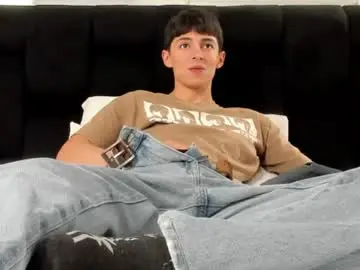 Chaturbate Free Porn Cam of adam_clay21