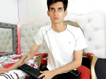 Chaturbate Nude Webcam of andrew_fucker_