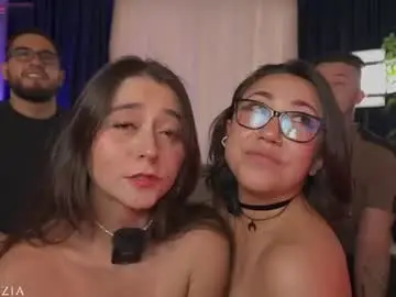 Chaturbate Free Live Porn of bellapazzia13