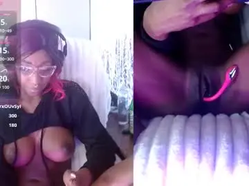 Chaturbate Live Sex Cam of alys_at_college