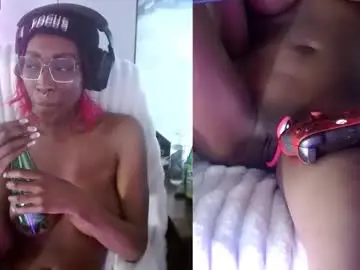 Chaturbate Live Sex Cam of alys_at_college