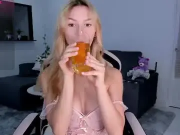 Chaturbate Adult Video Chat of living_doll