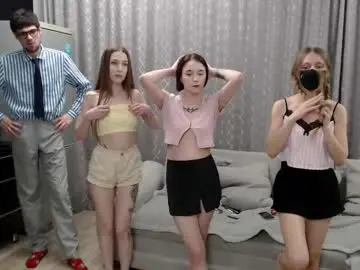 Chaturbate Live Sex Cam of renae_tom