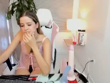 Chaturbate Nude Webcam of littlee_emily18