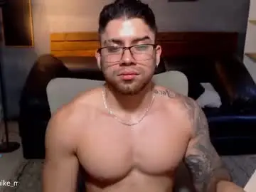 Chaturbate Live Sex Cam of mike_montoya