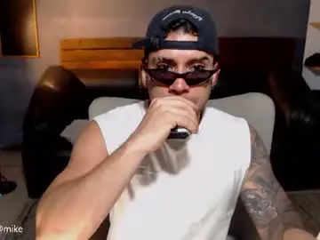 Chaturbate Sex Cam of mike_montoya