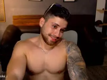 Chaturbate Sex Cam of mike_montoya