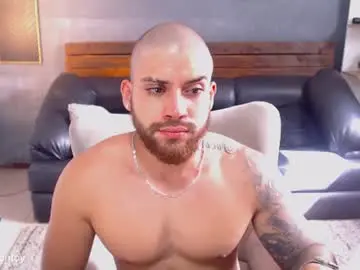 Chaturbate Live Sex Cam of mike_montoya