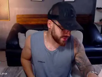 Chaturbate Live Sex Cam of mike_montoya