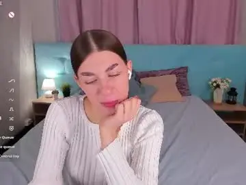 Chaturbate Live Sex Cam of vivienne_thea