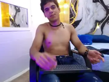 Chaturbate Live Sex Cam of zumriz_art