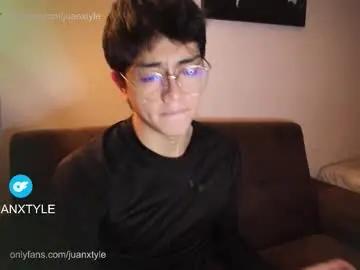 Chaturbate Best live sex cam show of juancamroom