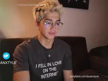 Chaturbate Best live sex cam show of juancamroom