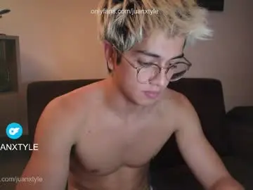 Chaturbate Best live sex cam show of juancamroom