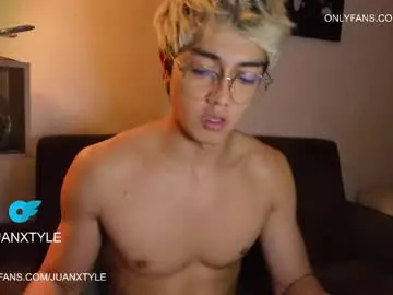 Chaturbate Free Porn Cam of juancamroom