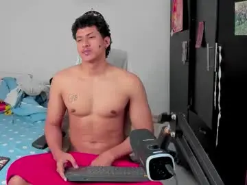 Chaturbate Nude Webcam of ivano_jones