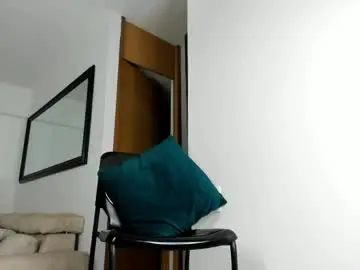 Chaturbate Live Sex Cam of sr_smit_hot