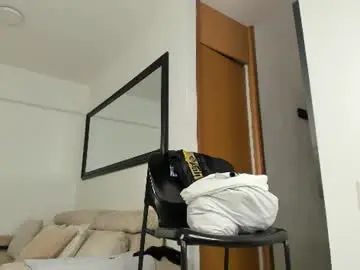 Chaturbate Live Sex Cam of sr_smit_hot