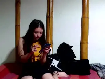 Chaturbate Live Sex Cam of miahells