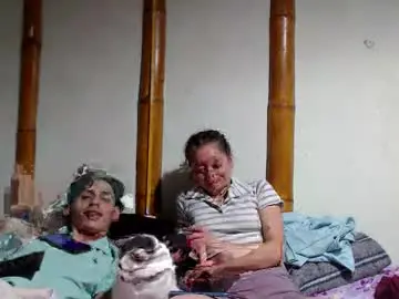 Chaturbate Free Live Porn of miahells