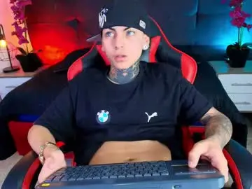 Chaturbate Live Porn of adamswalkerr_