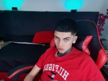 Chaturbate Live Sex Cam of adamswalkerr_