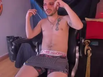 Chaturbate Live Sex Cam of vynny_blacke_