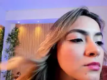 Chaturbate Live Sex Cam of isabellaajoness