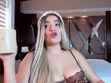 Chaturbate Live Sex Cam of isabellaajoness
