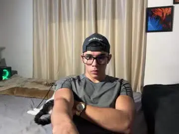 Chaturbate Free Porn Cam of joulianogreco1