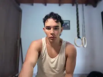 Chaturbate Live Sex Cam of joulianogreco1