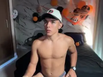 Chaturbate Live Sex Cam of joulianogreco1