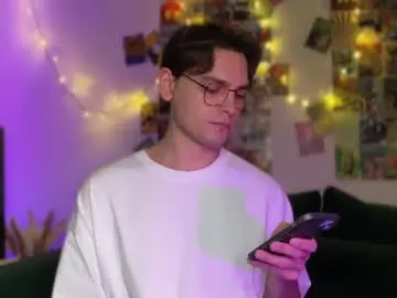 Chaturbate Watch Live Sex Cams of oliverlawrence