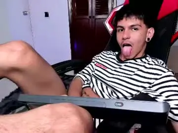 Chaturbate Live Sex Cam of austin_falcon