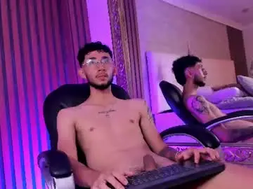 Chaturbate Live Sex Cam of noah_ashford