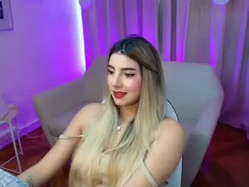 Chaturbate Live Sex Cam of rousee_v