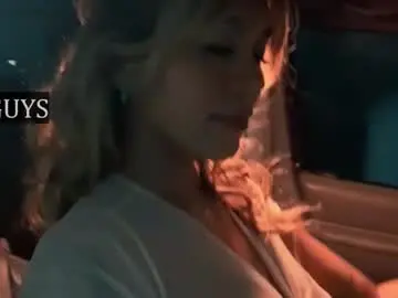 Chaturbate Live Sex Cam of adria_ross