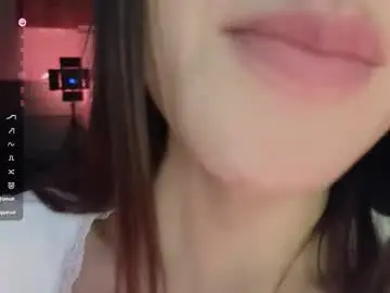 Chaturbate Live Sex Cam of ella_lee15