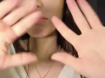 Chaturbate Live Sex Cam of ella_lee15