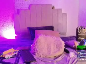 Chaturbate Live Sex Cam of petite_pepper18