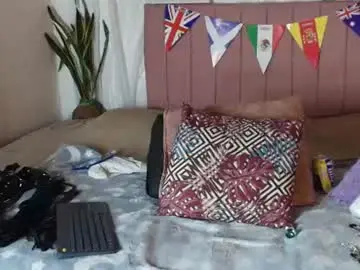Chaturbate Watch Live Sex Cams of petite_pepper18
