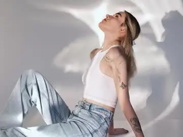 Chaturbate Live Sex Cam of spicejessy