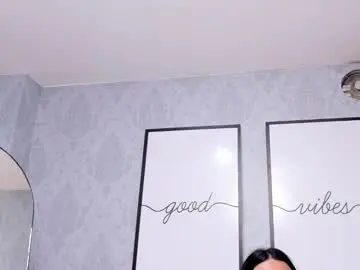 Chaturbate Live Sex of ximenahott_