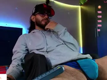 Chaturbate Sex Cam of kuzzcoo