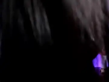 Chaturbate Live Sex Cam of serenaaveline