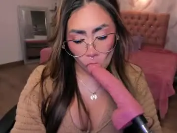 Chaturbate Watch Live Sex Cams of eveline_figeroa