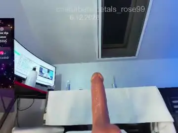 Chaturbate Sex Cam of petals_rose99