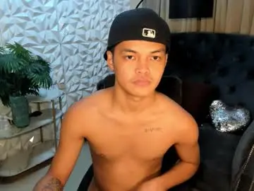 Chaturbate Free Porn Cam of asianhugescott