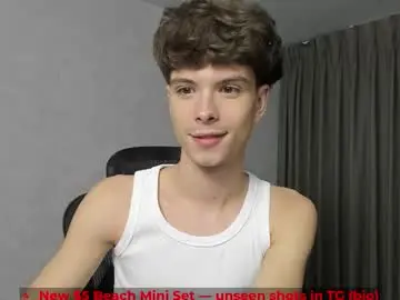 Chaturbate Live Sex Cam of calvin_loves_you