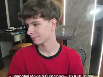 Chaturbate Live Sex Cam of calvin_loves_you